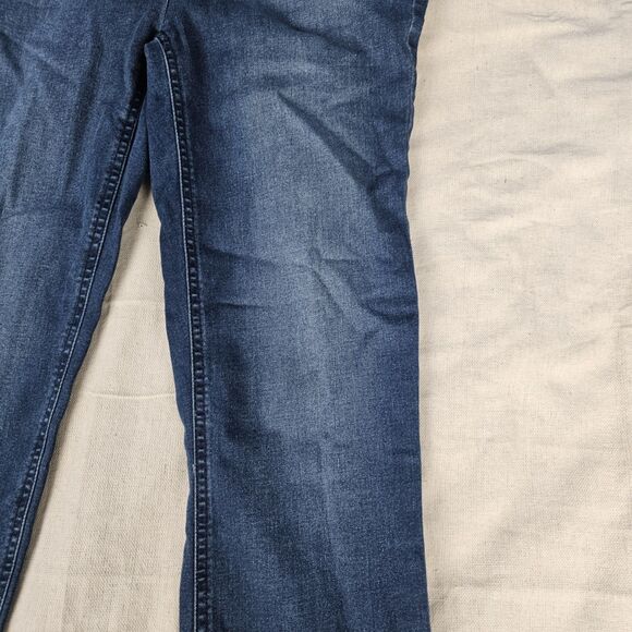 Jones New York Signature Women’s SZ 4 Lexington Straight Jeans Stretch Med Wash - Picture 3 of 16